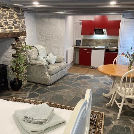 Plymouth Inn Окхамптън Екстериор снимка