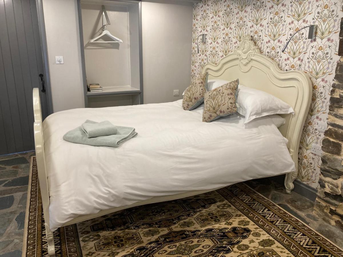 Plymouth Inn Окхамптън Екстериор снимка