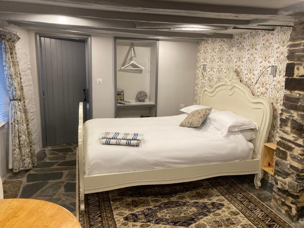 Plymouth Inn Окхамптън Екстериор снимка